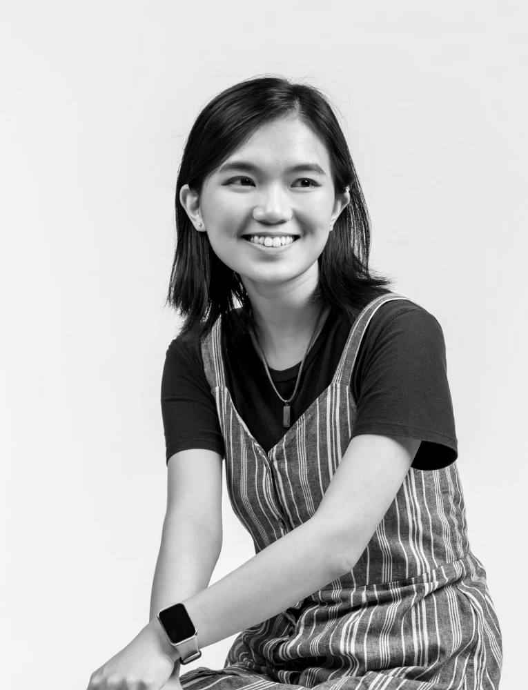 Full-body shot of 3dsense Alumna Crystal Wong, confidently posing, showcasing her style and creativity.