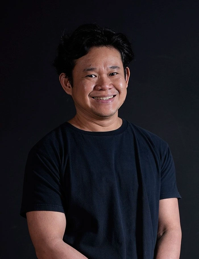 Portrait of Julian Khor, Art Director of 3dsense Media School.