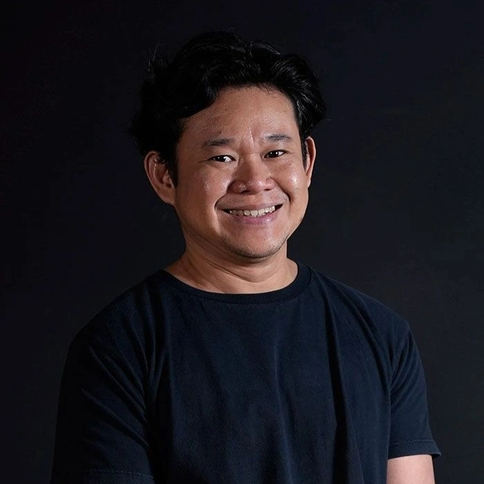 Headshot image of Julian Khor.