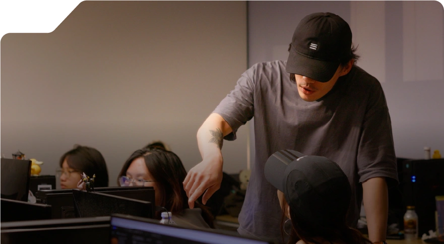 3dsense lecturer guiding a student on how to craft a creative portfolio