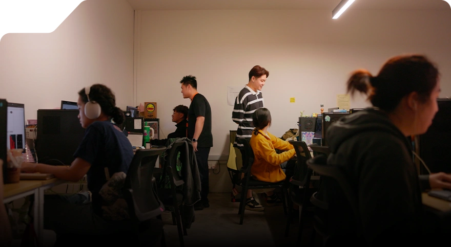 3dsense students and lecturer in a classroom setting