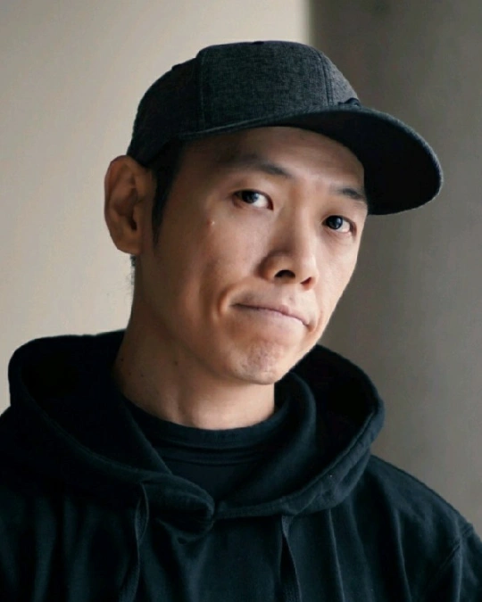 Jyh Yang Ang Headshot